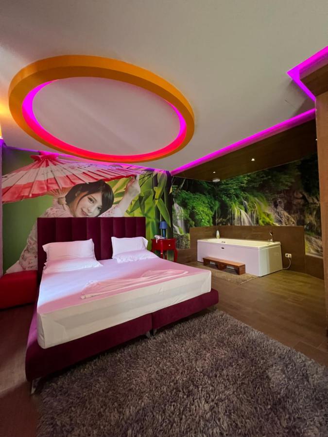 Hotel Vivi La Vita Tirana Exterior foto