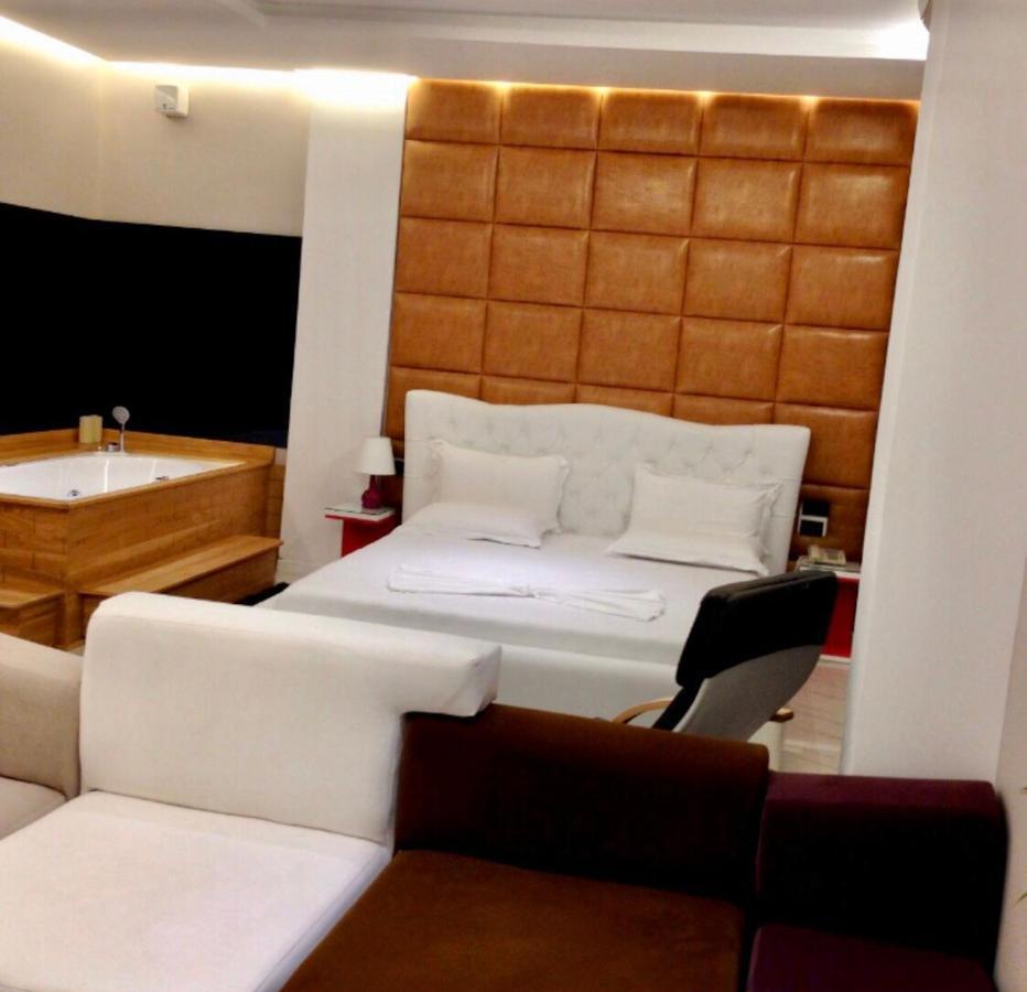Hotel Vivi La Vita Tirana Exterior foto